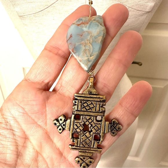 Long beaded Ethiopian cross chalcedony necklace - Picture 4 of 14